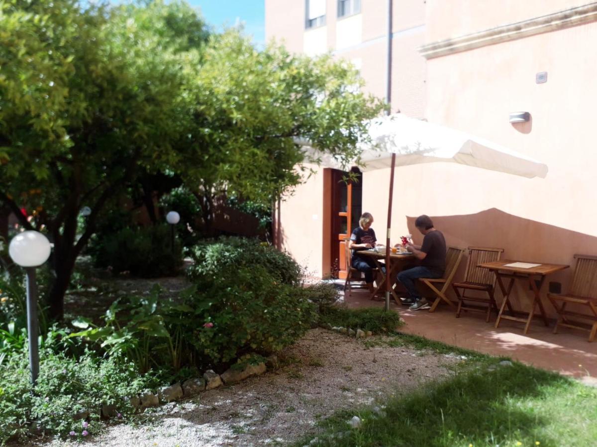 Oasi Ottocento Bed and Breakfast Quartu SantʼElena Εξωτερικό φωτογραφία