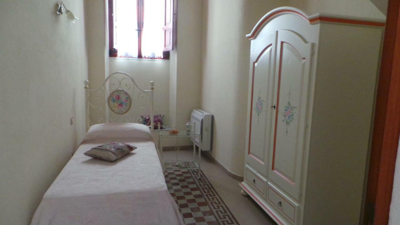 Oasi Ottocento Bed and Breakfast Quartu SantʼElena Εξωτερικό φωτογραφία